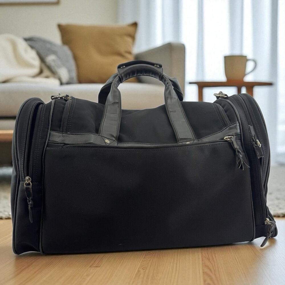 Carry On Travel weekend duffle bag By Chicos Blk W/shoulder Strap - Picture 1 of 11